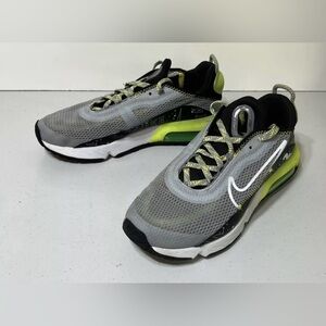 Nike Air Max 2090 Special Edition Glow In‎ the Dark Galaxy Youth Size 7Y